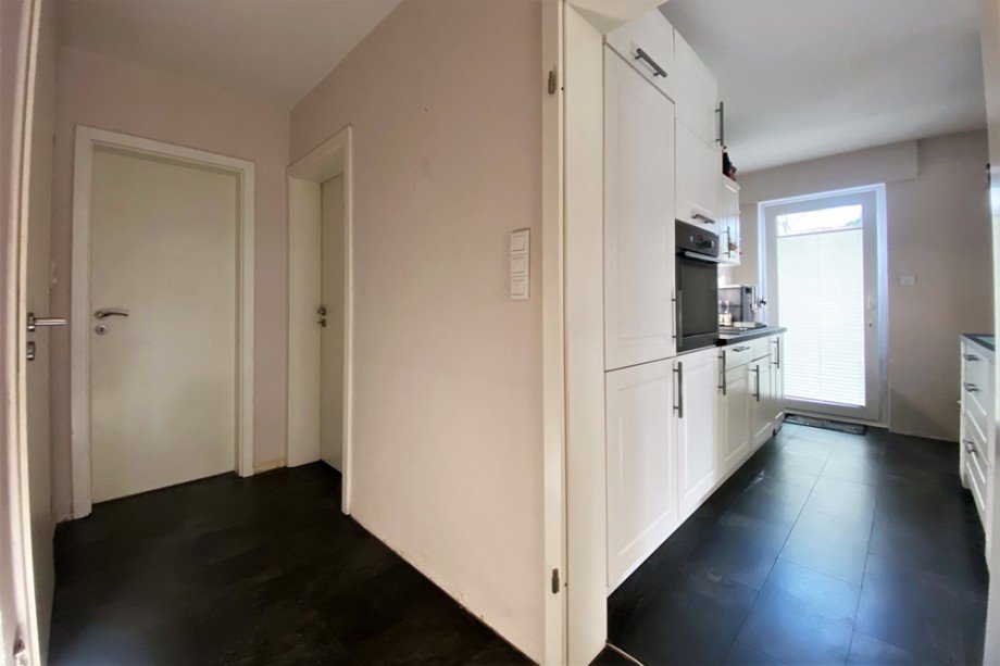 (7) Der offen geschnittene Wohnungsflur f�hrt Sie in alle Wohnr�ume Erdgeschosswohnung Oberhausen / Sterkrade-Mitte