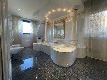 (23) Ein weiterer Eindruck aus dem Badezimmer im Obergeschoss *VERKAUFT*