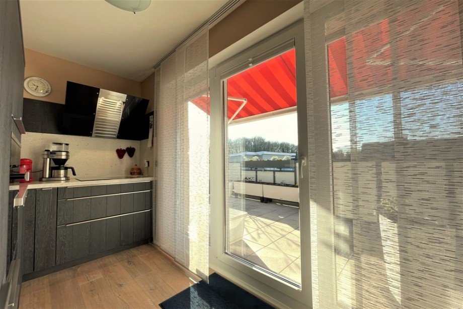 (11) Den Balkon in s�dlicher Ausrichtung betreten wir �ber die K�che Etagenwohnung Bottrop / Grafenwald