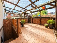 (10) Die r�ckseitig angrenzende Terrasse mit Blick auf den Kellerabgang iTH:  *Platz f�r Ihr Familiengl�ck* - Einfamilienhaus mit  131 m� Fl�che und Garten