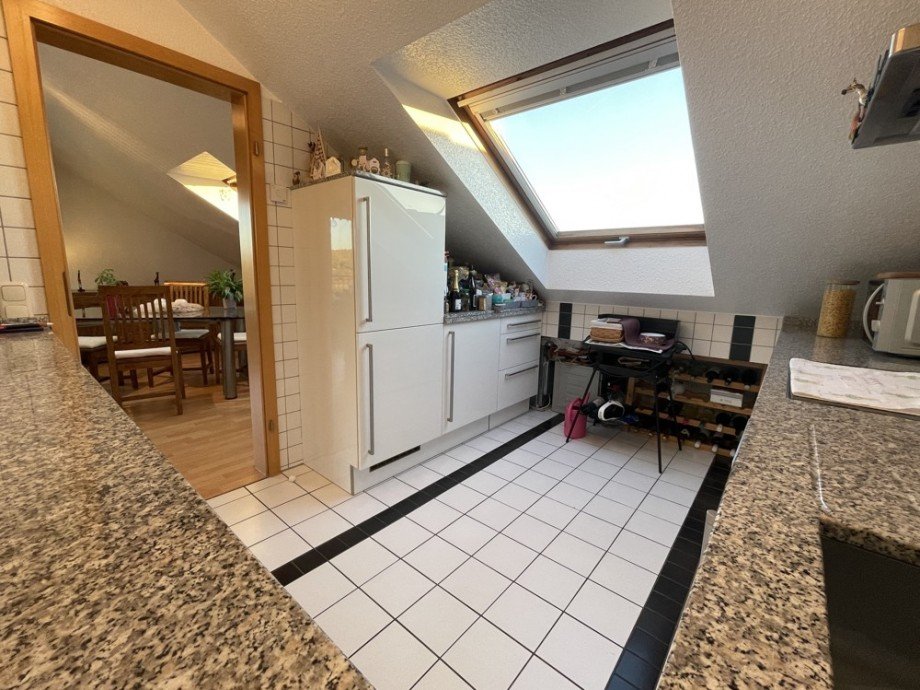 (12) Die K�che aus einem anderen Blickwinkel Dachgeschosswohnung Bottrop / Vonderort