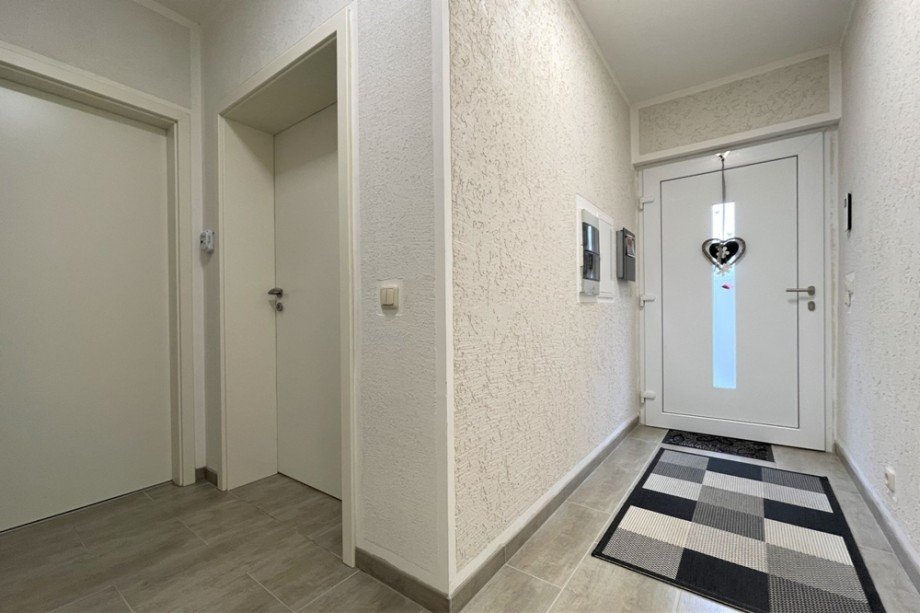 (33) Hier sehen Sie den modernen Eingangsbereich Einfamilienhaus Bottrop / Eigen