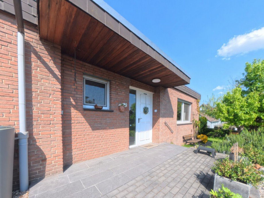 (5) Hier eine weitere Impression des Hauseingangsbereiches Bungalow Bottrop / Vonderort