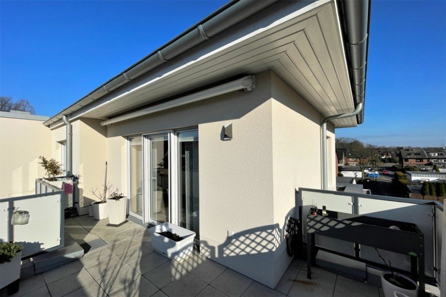 (12) Ein erster Blick auf den ger�umigen Balkon Etagenwohnung Bottrop / Grafenwald