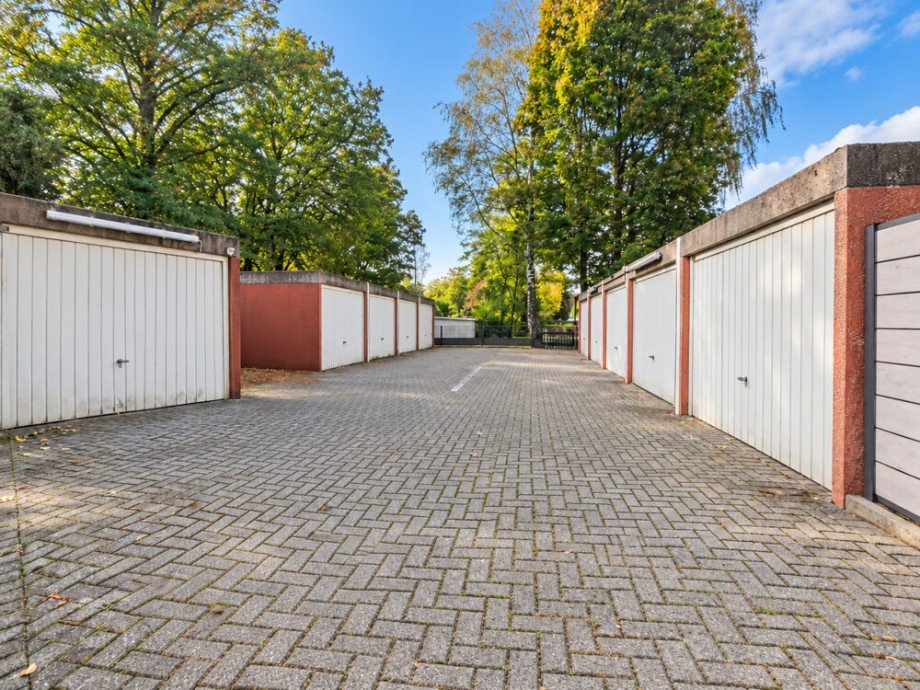 (25) Vervollst�ndigt wird das Angebot durch eine zugeh�rige Garage Etagenwohnung Bottrop / Batenbrock