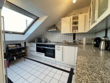 (11) �ber den Esszimmerbereich betreten wir nun die K�che iTH: Wohnen �ber den D�chern - lichtdurchflutete 4,5-Zimmer-ETW mit Kamin, Balkon & Garage