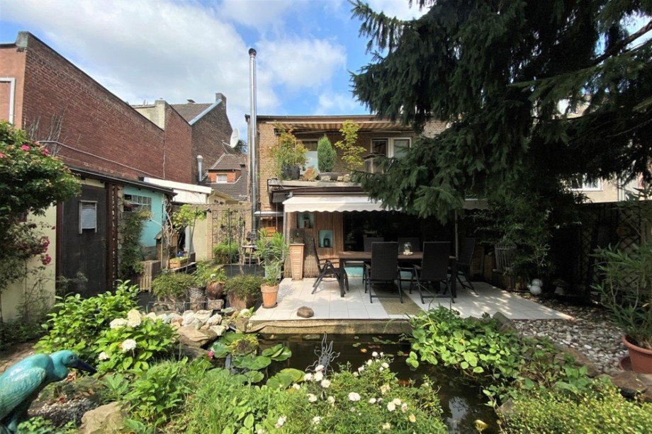 (41) Die R�ckansicht der Immobilie Haus Bottrop / Stadtmitte