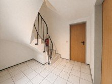 (33) Der Flur im Kellergeschoss mit Blickrichtung zur Waschk�che *VERKAUFT*