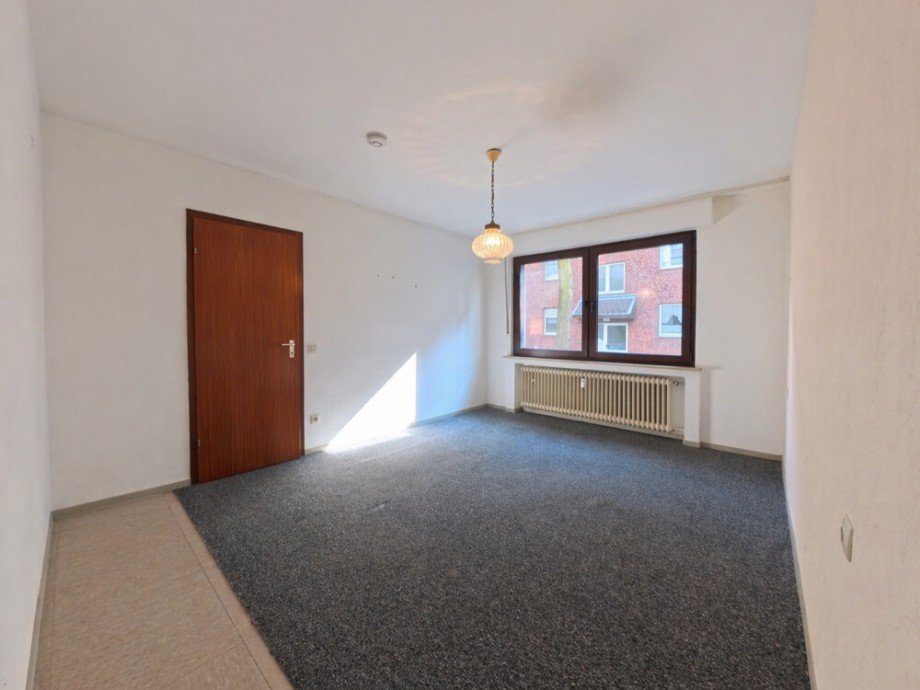 (14) Das Schlafzimmer ist zur Geb�udevorderseite ausgerichtet Erdgeschosswohnung Oberhausen / Altstadt-Mitte
