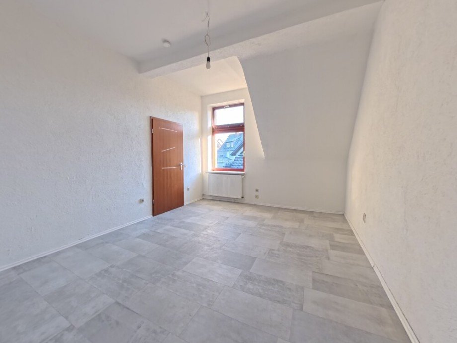 (17) Der Blick in das erste der beiden Schlafzimmer im OG Zweifamilienhaus Bottrop / Stadtmitte