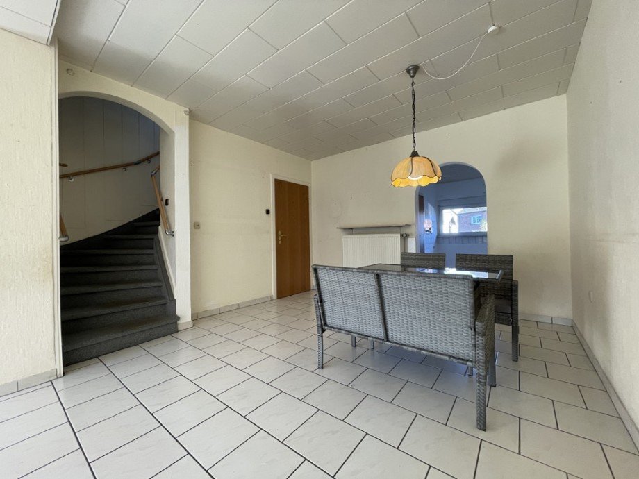 (6) �ber den Hausflur im Erdgeschoss betreten Sie das Wohn - und Esszimmer Reihenendhaus Bottrop