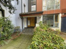 (14) Der Blick in Richtung der beiden Hauseing�nge iTH: Ihr neues Zuhause mit Mehrwert - zwei Geb�ude, ein Ensemble f�r Wohnen & Vermieten!