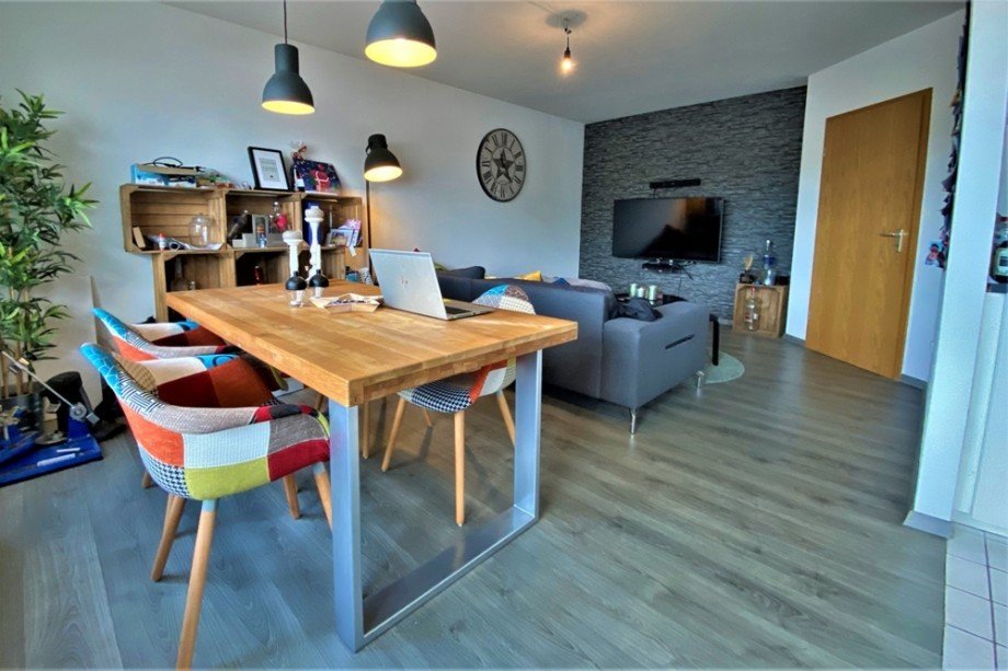 (9) Das Wohn- und Esszimmer aus einem anderen Blickwinkel Etagenwohnung Bottrop / Boy