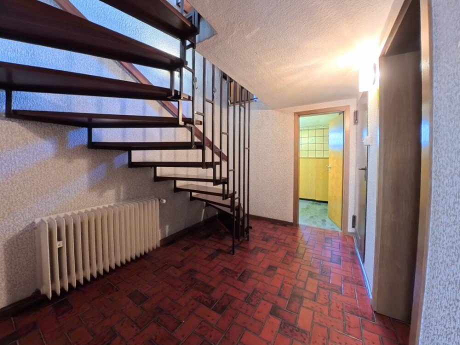 (25) Weitere Eindr�cke folgen nun aus dem Kellergeschoss Reihenmittelhaus Oberhausen / Tackenberg