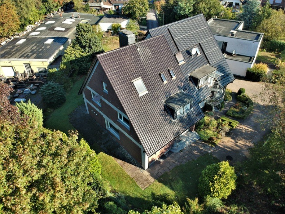 (2) Ein Blick auf die Immobilie und die Zuwegung aus der Vogelperspektive Doppelhaush�lfte Bottrop / Stadtmitte