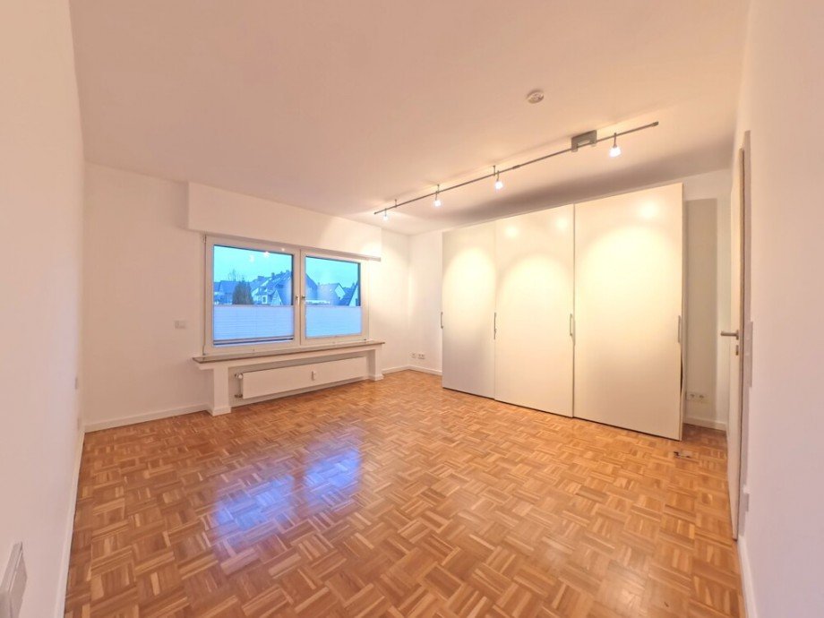 (20) Das ger�umige Schlafzimmer ist zur Geb�uder�ckseite ausgerichtet Etagenwohnung Bottrop