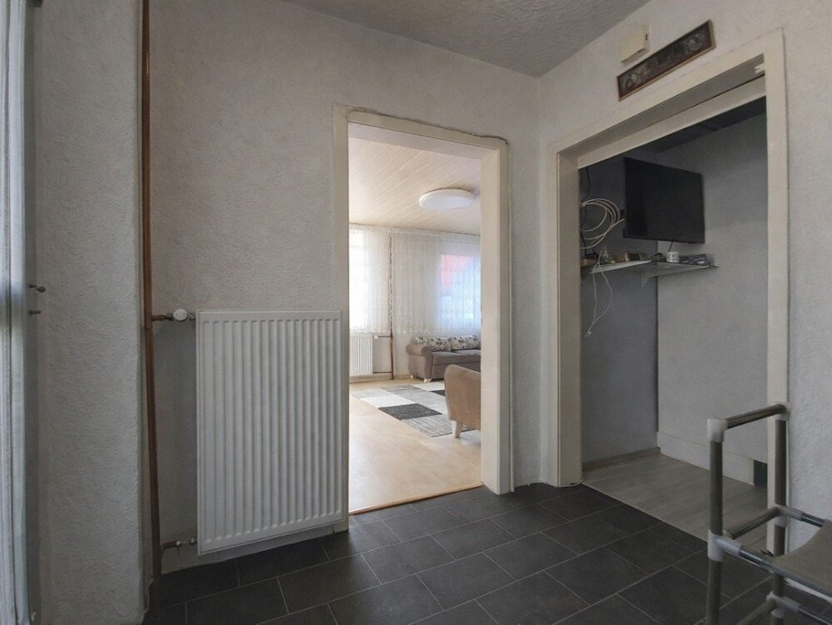 (12) Hier ein weiterer Eindruck aus dem Hausflur im Erdgeschoss Doppelhaush�lfte Bottrop / Stadtmitte