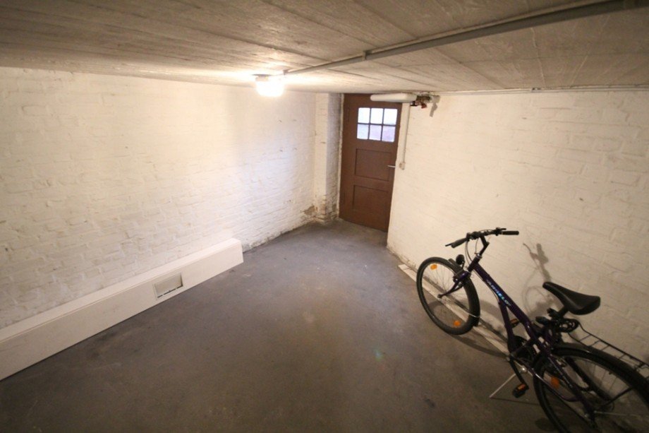 (18) Ein gemeinschaftlich genutzter Abstellraum f�r Fahrr�der bietet einen r�ckseitigen Zugang Etagenwohnung Bottrop / Stadtmitte