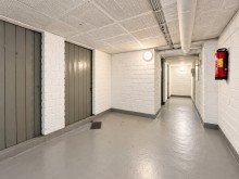 (21) Dieser gepflegte Flurbereich f�hrt Sie zum zugeh�rigen Kellerraum iTH: Nachgefragte Wohnlage in BOT-Batenbrock: 3,5 Raum ETW mit Potenzial f�r Eigennutzer & Anleger!