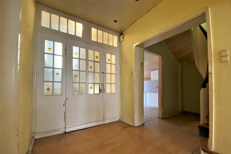 (9) Hier sehen Sie den privaten Flurbereich der Maisonette Wohnung im 1.OG Mehrfamilienhaus Bottrop / Stadtmitte