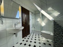 (31) Hier ein Einblick in das Duschbadezimmer im Dachgeschoss *VERKAUFT*