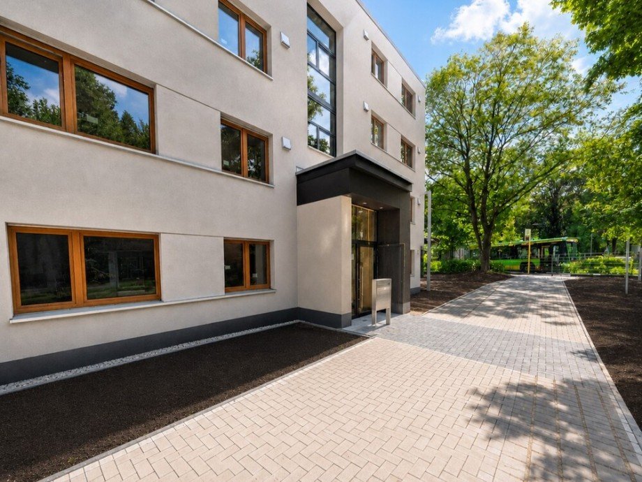 (2) Der Blick auf den Hauseingangsbereich Erdgeschosswohnung Oberhausen / Klosterhardt-Nord