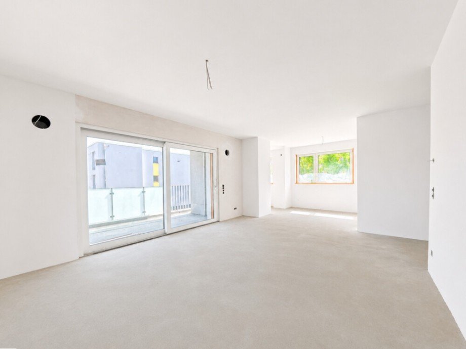 (10) Ein erster Blick in das traumhafte Wohnzimmer auf der Geb�uder�ckseite Etagenwohnung Oberhausen / Klosterhardt-Nord