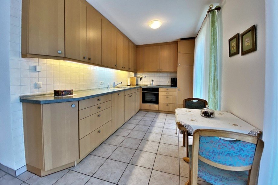 (14) Die offene K�che bietet u.a. einen kleinen Essbereich und einen Balkonzugang Etagenwohnung Bottrop / Stadtmitte