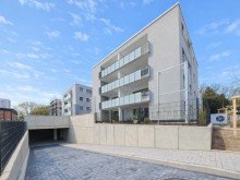 (21) �ber diese Einfahrt erreichen Sie die Tiefgarage iTH: Eleganz trifft Effizienz: Hochwertiger Neubau in OB u.a. mit S�dloggia & stilvollem Wohngef�hl