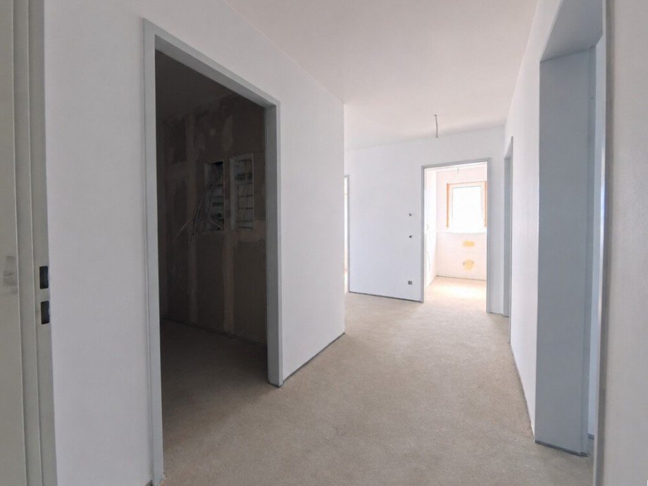 (5) Ein erster Blick in den Eingangsbereich der Wohnung Etagenwohnung Oberhausen / Klosterhardt-Nord