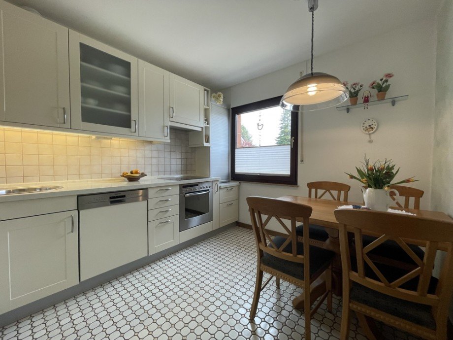 (7) Die K�che befindet sich auf der Geb�udevorderseite Reihenhaus Bottrop / Lehmkuhle