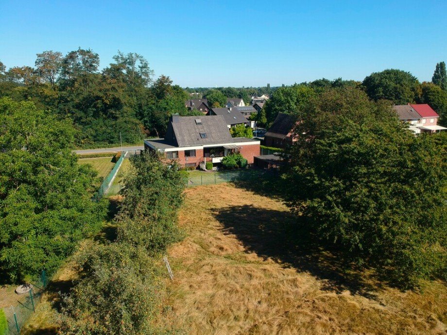 (42) Eine abschlie�ende Impression der weitl�ufigen Grundst�cksfl�chen Einfamilienhaus Bottrop / Grafenwald