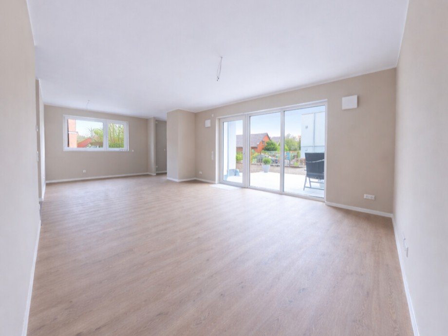 (8) Hier ein Blick in den hellen Wohn- und Essbereich Etagenwohnung Oberhausen / Klosterhardt-Nord