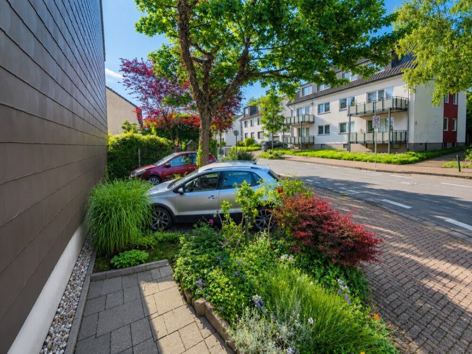 (3) Ein Blick auf das seitliche Grundst�ck Dachgeschosswohnung Bottrop / Stadtmitte