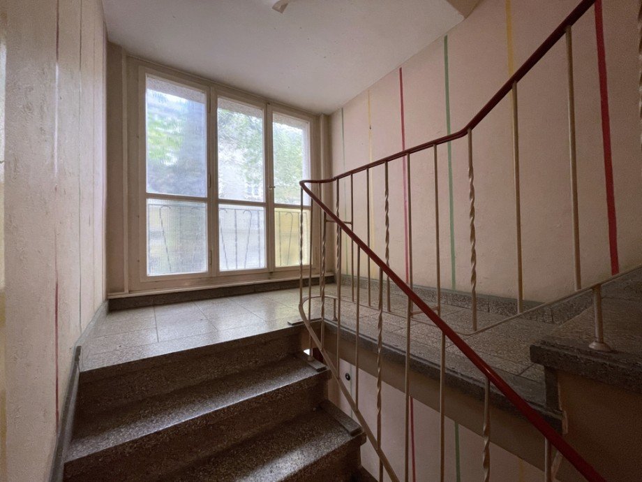 (8) Der Weg durch das Treppenhaus hinauf in das erste Obergeschoss Haus Gelsenkirchen / Bulmke-H�llen