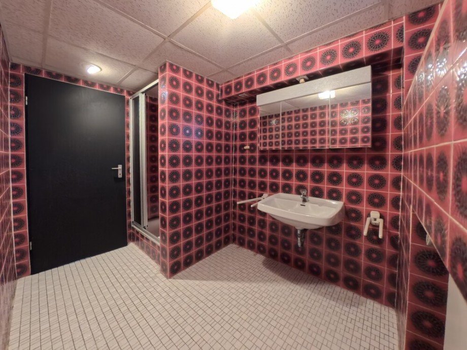 (27) Im Kellergeschoss befindet sich ein weiteres Duschbadezimmer Bungalow Bottrop / Welheim