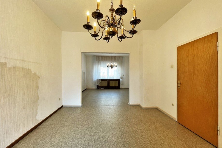 (7) Der Wohn- und Essbereich aus einem anderen Blickwinkel Zweifamilienhaus Bottrop / Batenbrock