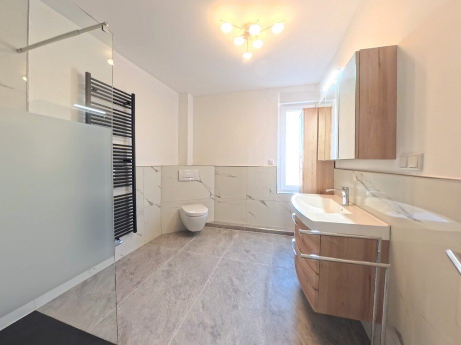 (19) Eine weitere Impression des Badezimmers Etagenwohnung Bottrop / Stadtmitte