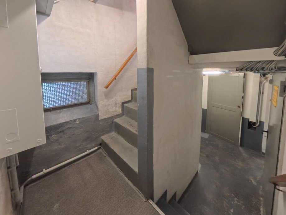(27) Es folgen Einblicke in das Kellergeschoss Doppelhaush�lfte Oberhausen / Klosterhardt-Nord