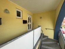 (4) Der Eingangsbereich aus einem anderen Blickwinkel *VERKAUFT*