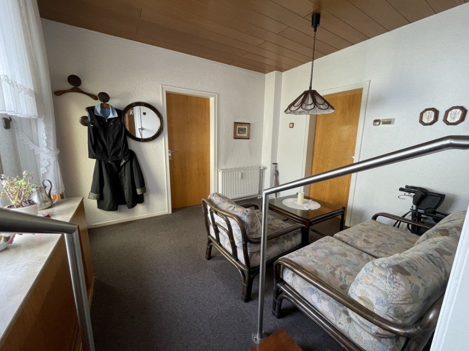 (6) Hier eine erste Impression aus dem Eingangsbereich im Erdgeschoss (im Anbau) Zweifamilienhaus Bottrop / Batenbrock