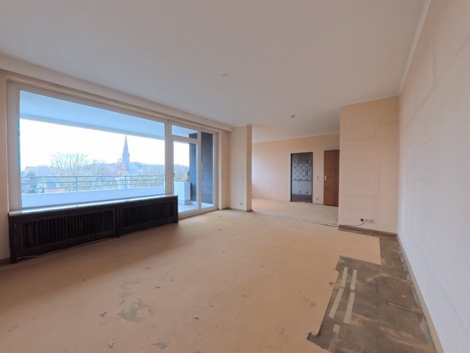 (6) Ein erster Blick in den ger�umigen Wohnzimmerbereich Etagenwohnung Bottrop / Stadtmitte