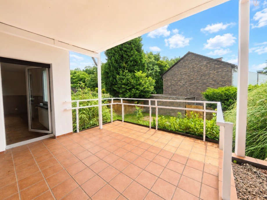 (12) Eine weitere Impression der Terrasse Zweifamilienhaus Bottrop / Bottrop-Vonderort