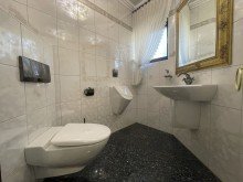 (6) Das G�ste WC befindet sich links vom Hauseingangsbereich *VERKAUFT*