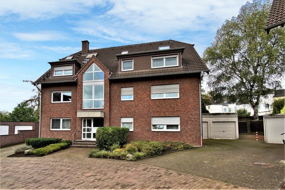 (2) Die Geb�udefront aus einer anderen Perspektive Maisonettewohnung Oberhausen / Osterfeld-Ost