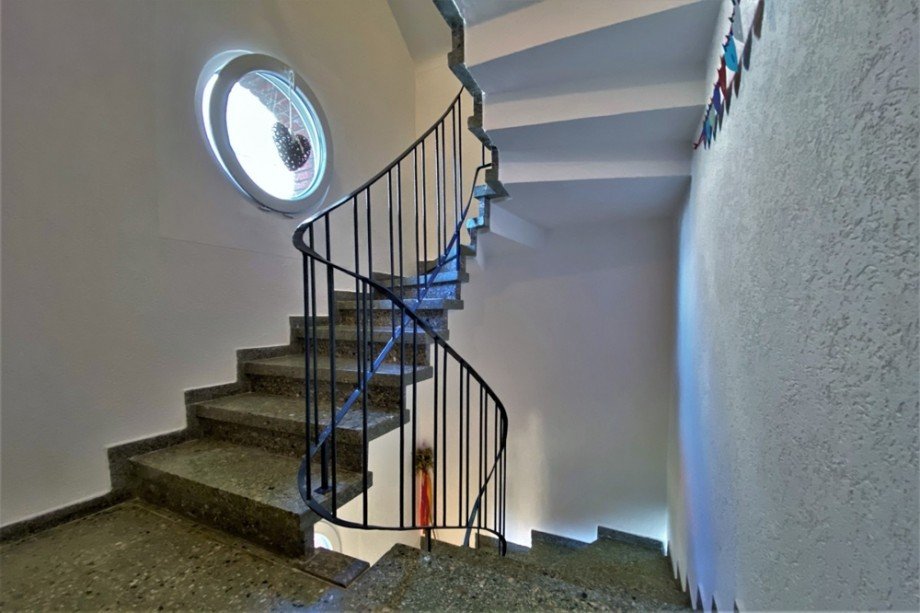 (24) Der weitere Weg hinauf in das Dachgeschoss Mehrfamilienhaus Bottrop / Fuhlenbrock