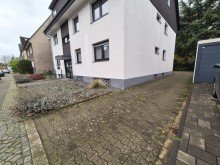 (24) Entlang der Giebelseite gelangen Sie zur zugeh�rigen Garage *VERKAUFT*