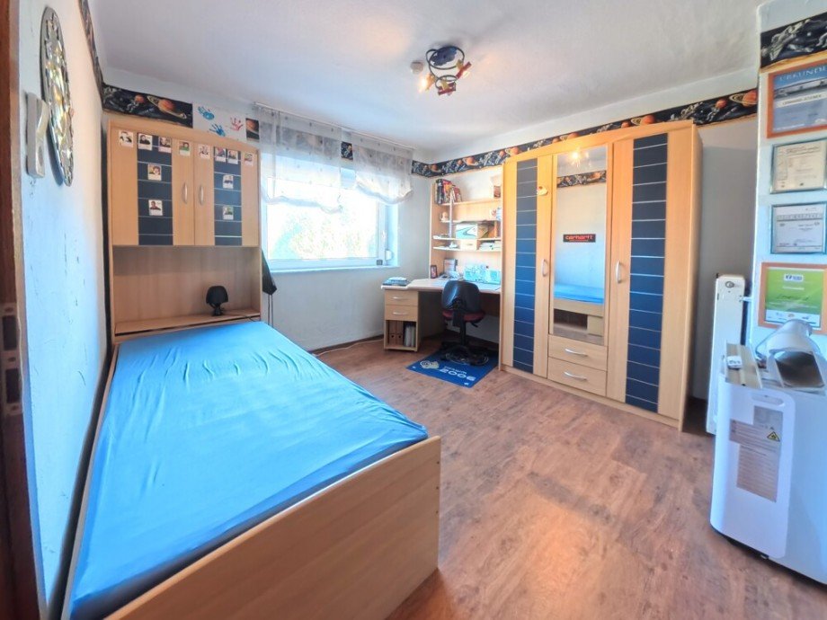 (18) Das Kinderzimmer ist zur Geb�uder�ckseite ausgerichtet Reihenmittelhaus Bottrop / Eigen