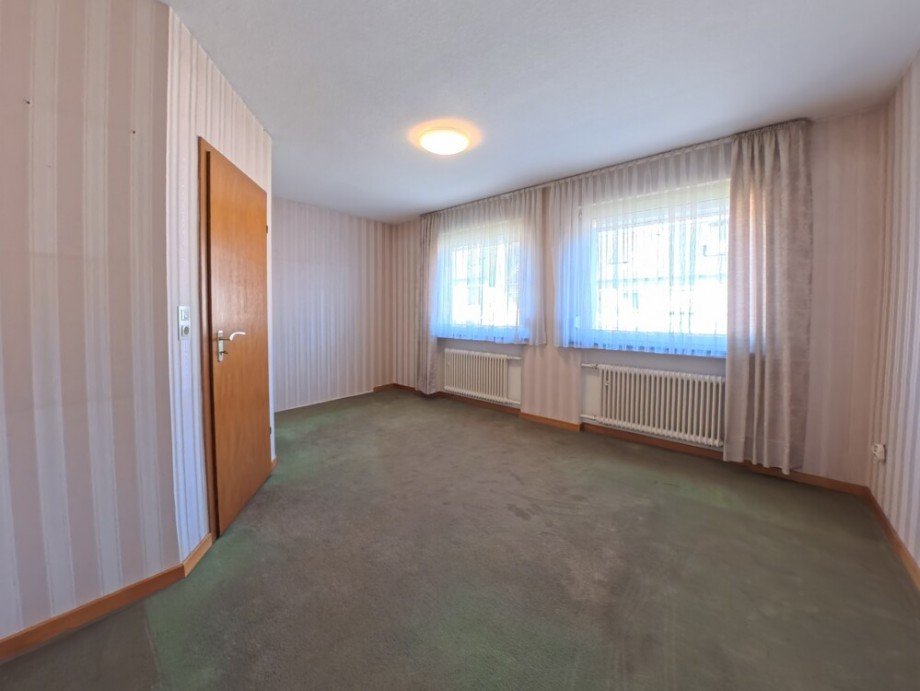 (15) Einer der beiden Schlafr�ume auf dieser Etage Reihenmittelhaus Oberhausen / Tackenberg