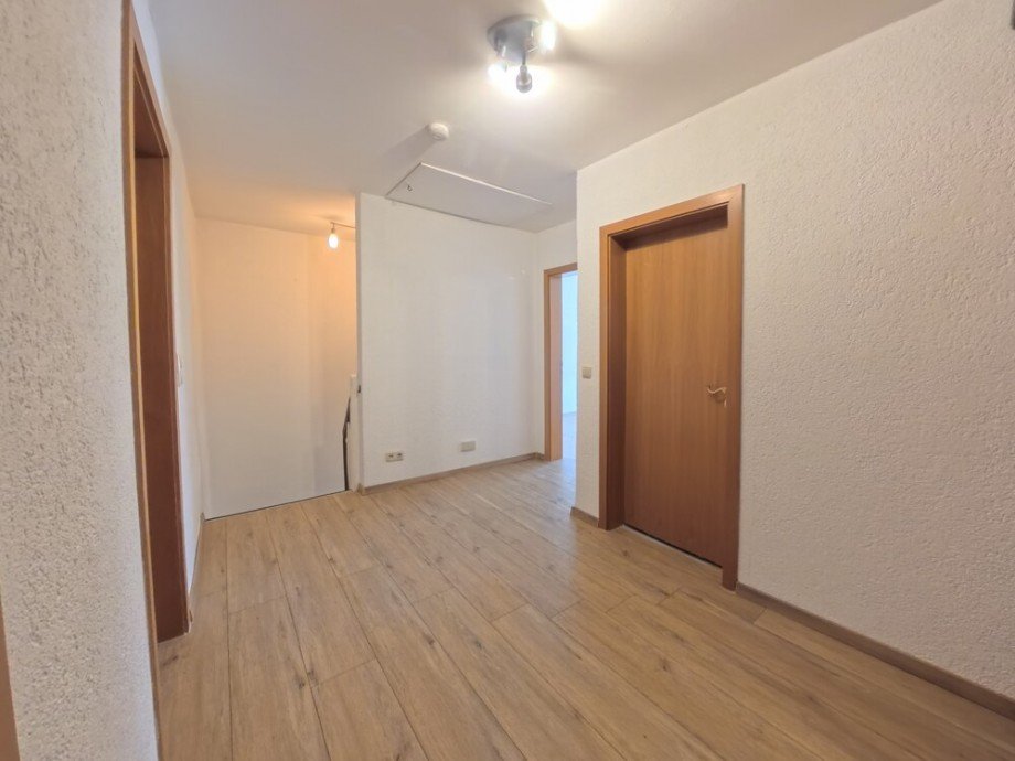 (19) Zur�ck im Geb�udeinneren folgen nun Impressionen aus dem Obergeschoss Reihenmittelhaus Bottrop / Fuhlenbrock